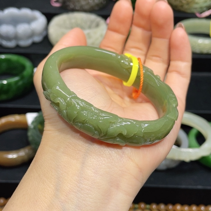 和田玉手镯57+圈口 编号76贵妃镯未镶嵌