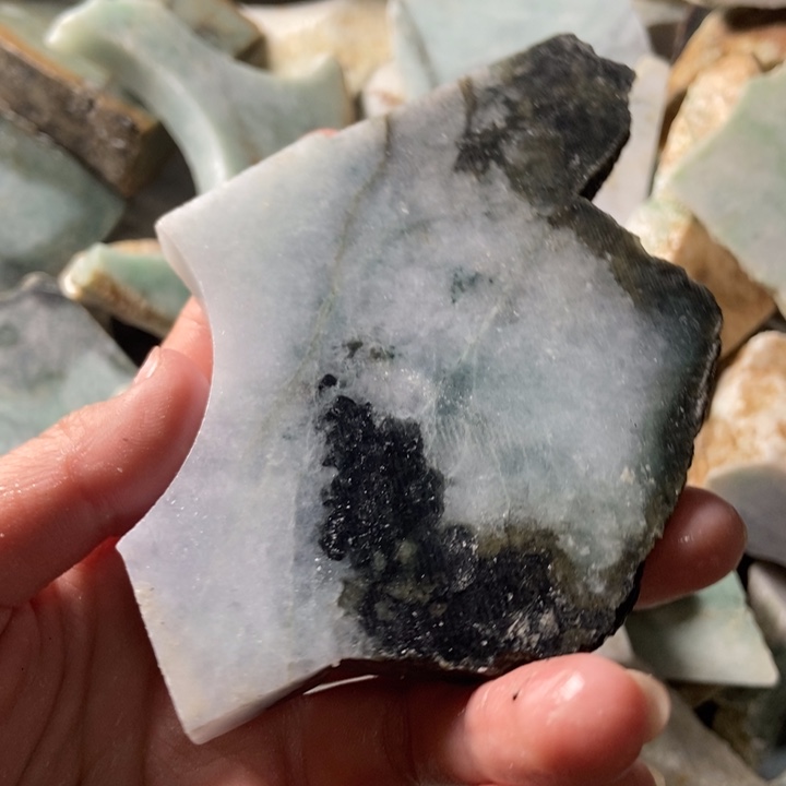 翡翠颈饰未镶嵌天然翡翠