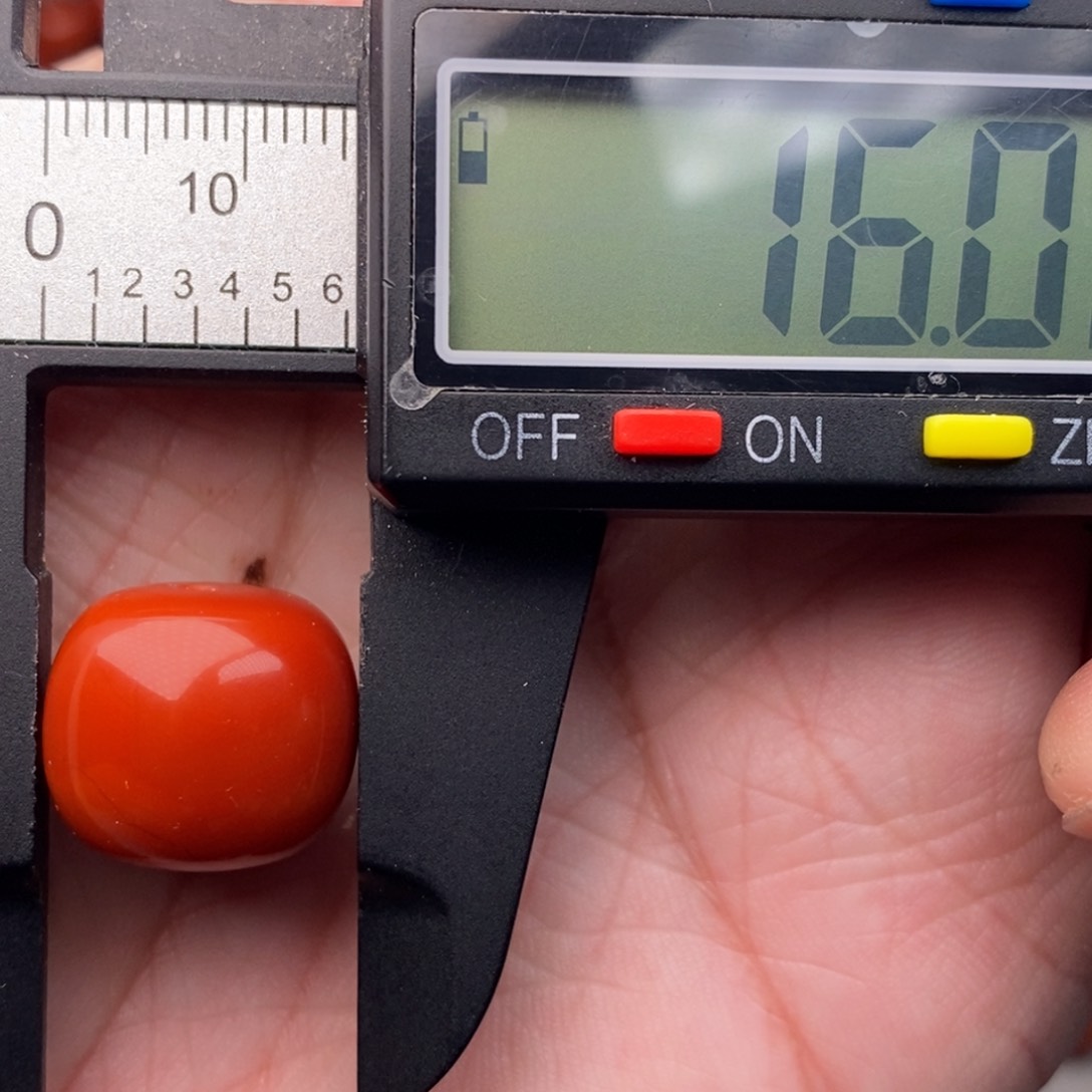 南红玛瑙配饰未镶嵌