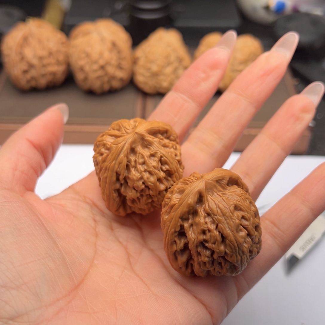 文玩核桃把件红锦鲤38