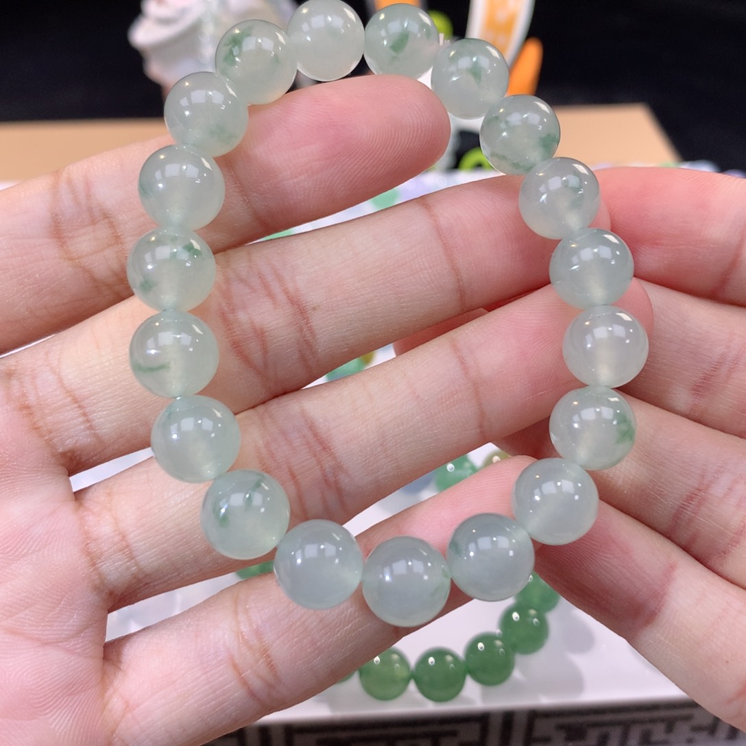 翡翠手链未镶嵌翡翠