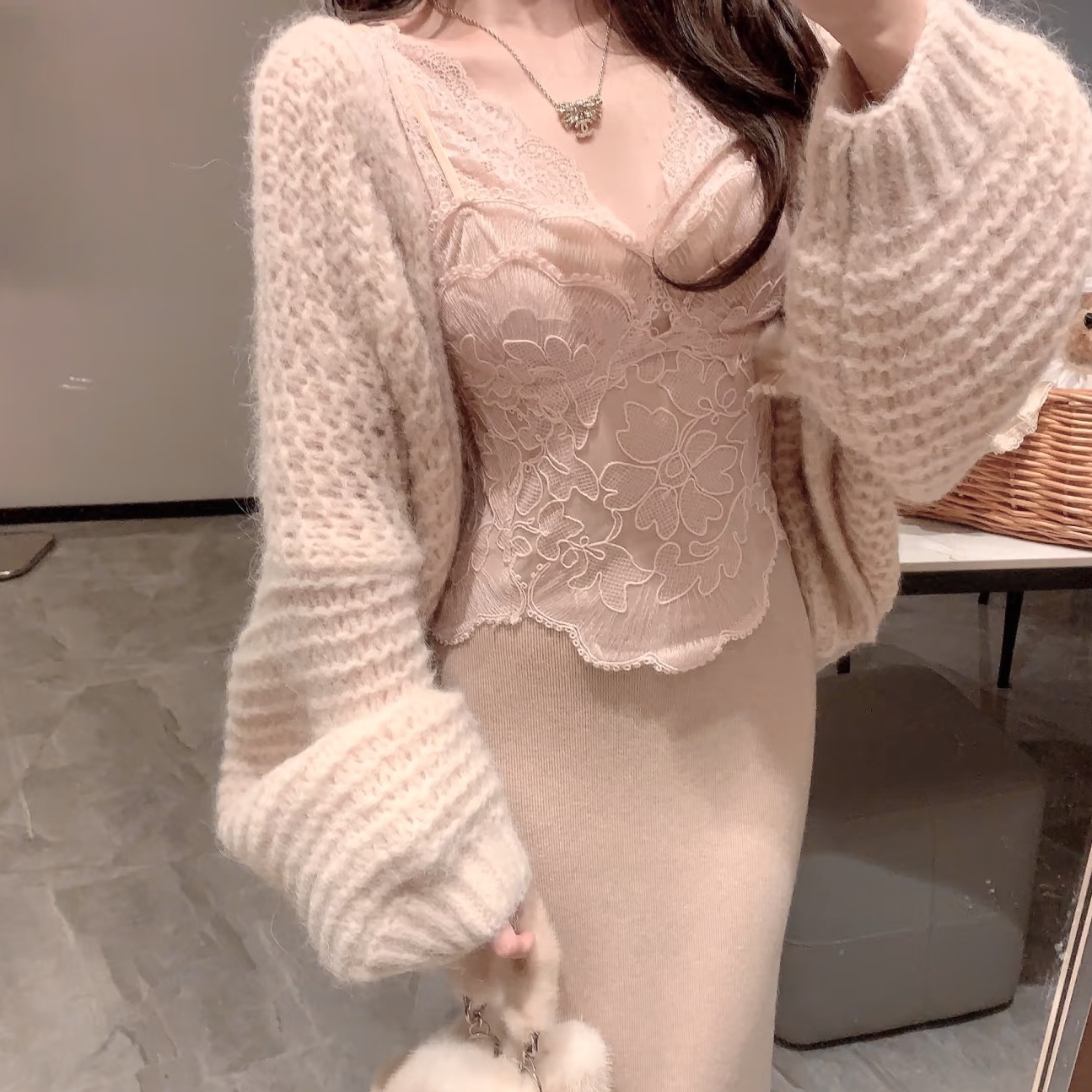 秀智美丽无边艺术品般美貌秀款重工刺绣胸衣蕾丝秋冬/针织裙/开衫