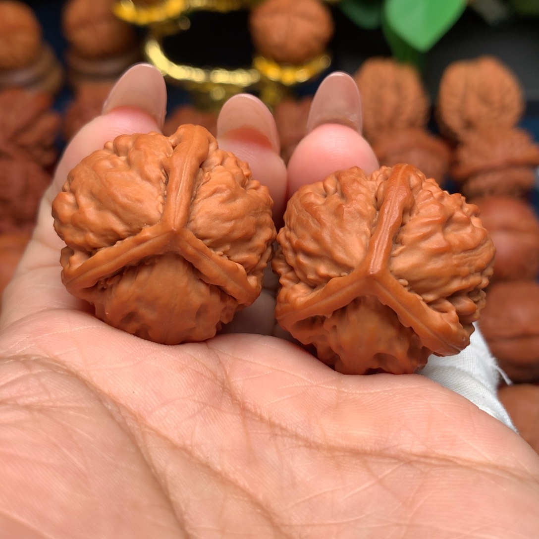 把件文玩核桃正奔