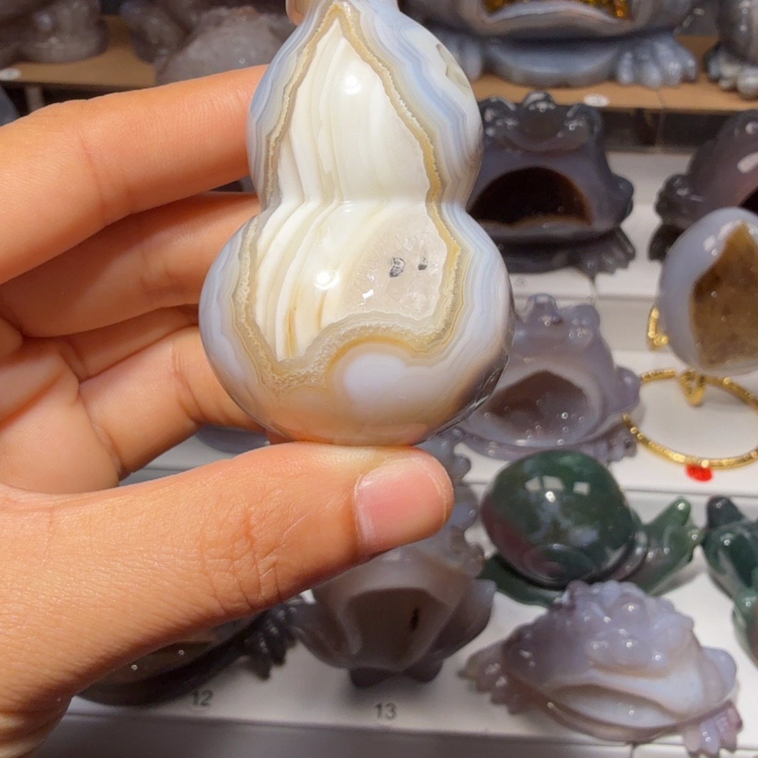 刘***一玛瑙/玉髓未镶嵌摆件