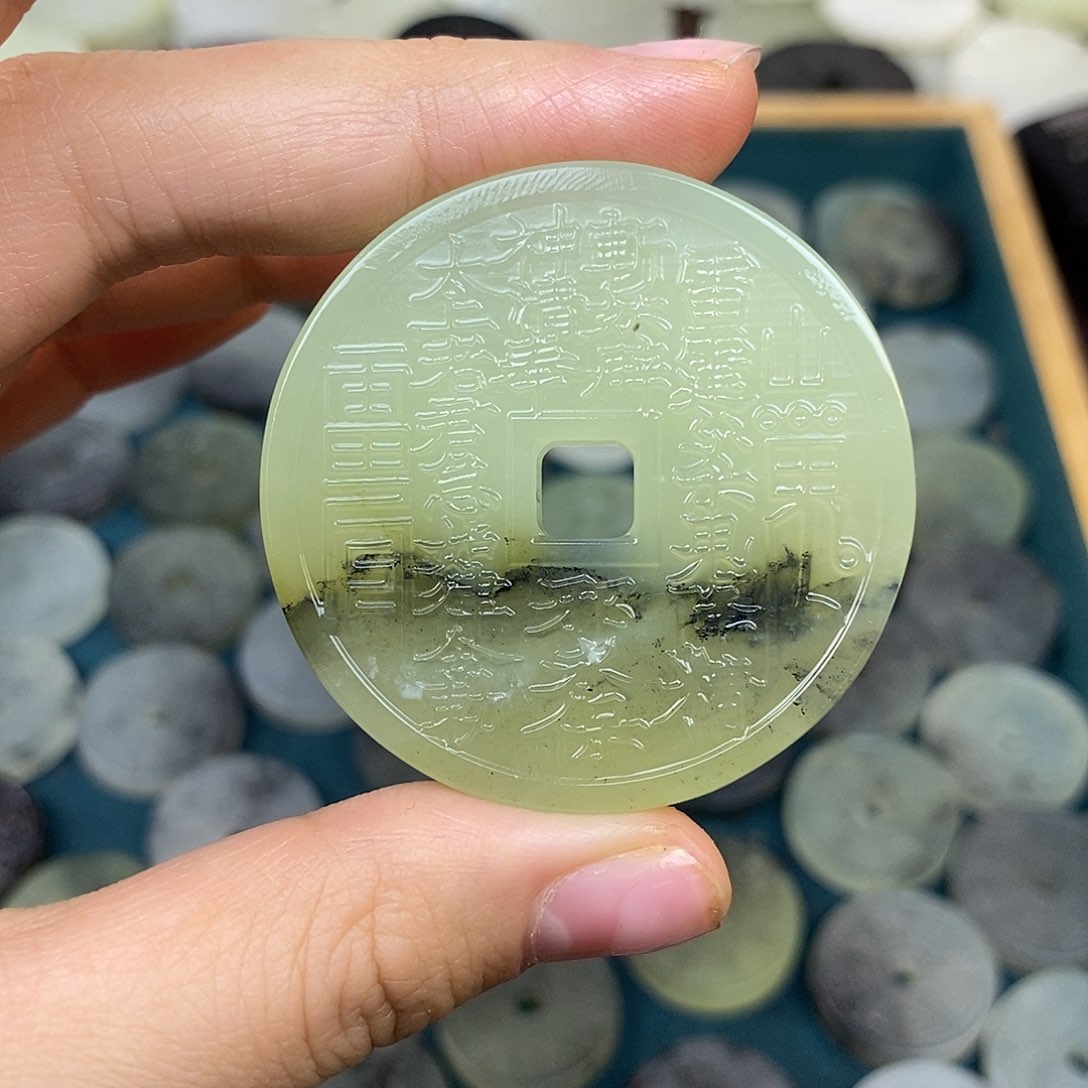 蛇纹石玉颈饰未镶嵌11