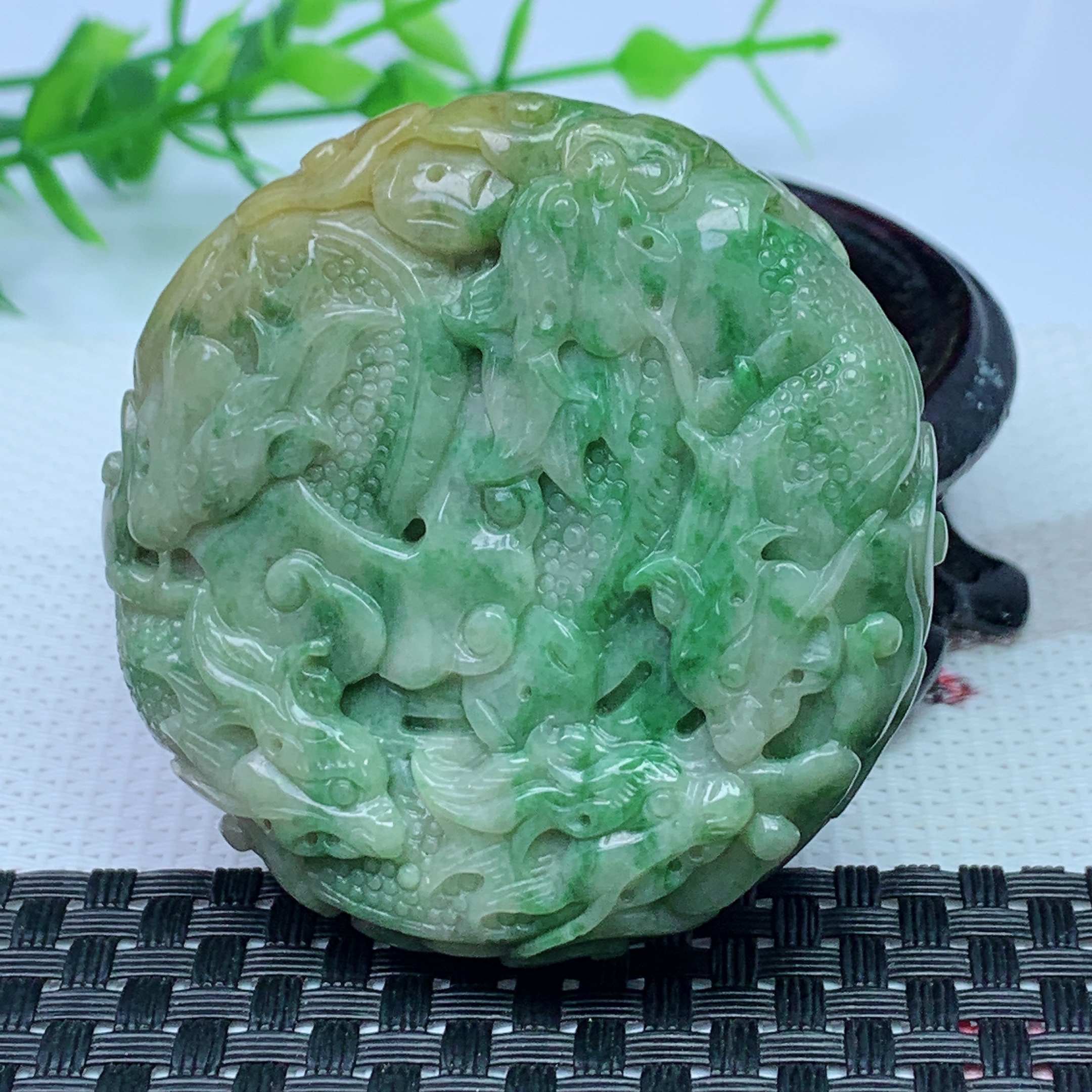 缅甸天然A货翡翠 黄加绿九龙牌吊坠 尺寸；54.6*14.8mm