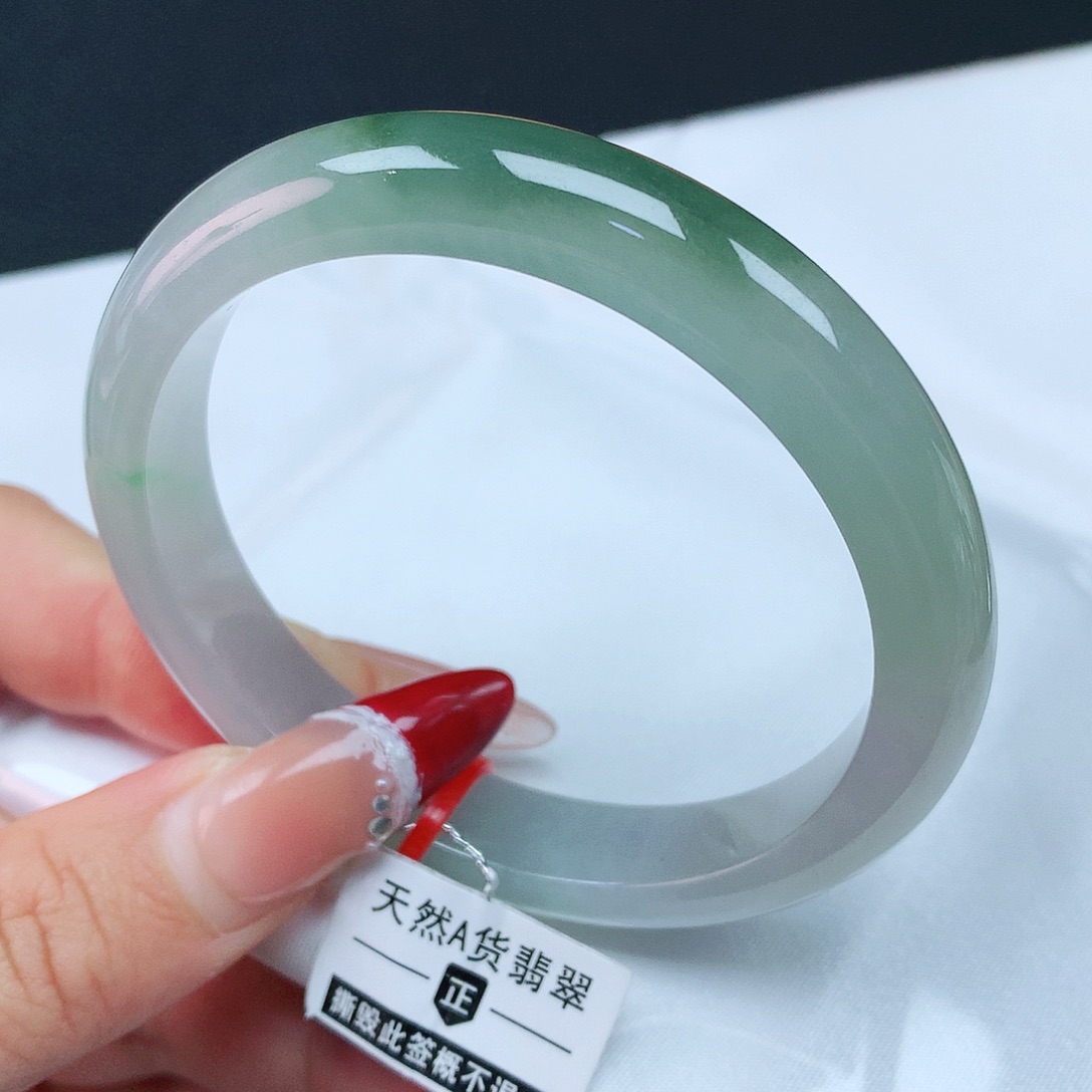 翡翠手镯未镶嵌55+贵