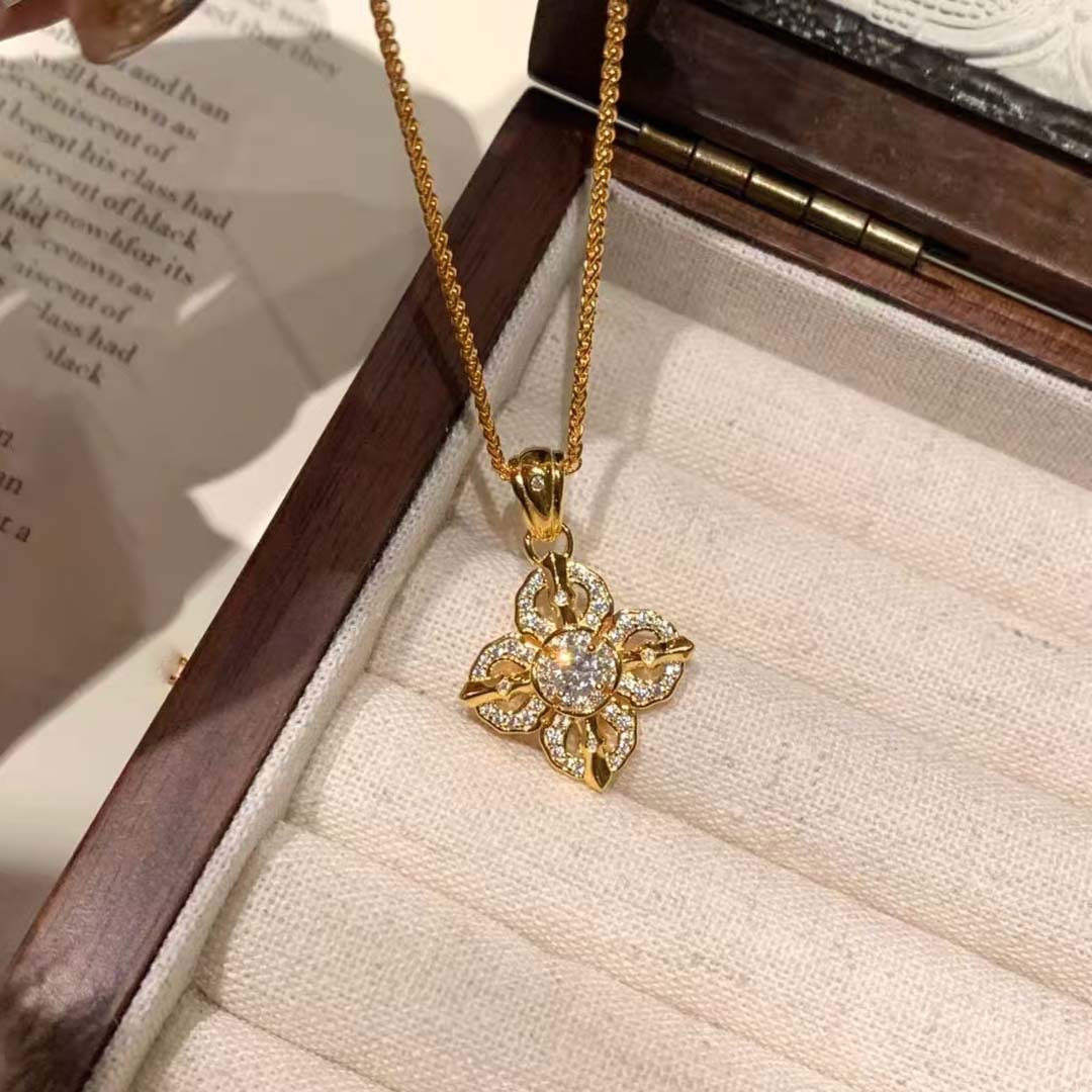  镂空十字架金刚杵项链