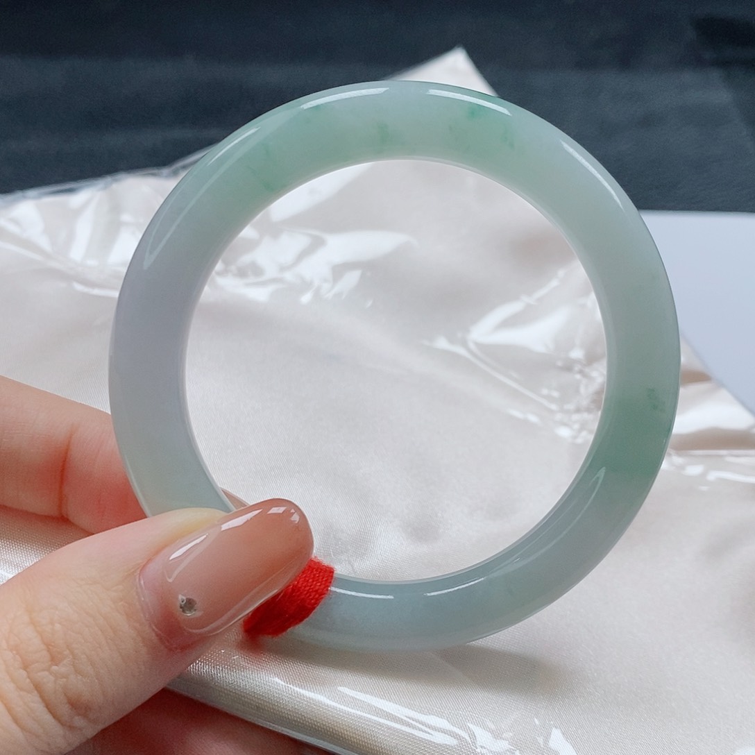 【闪购商品】未镶嵌手镯（圆镯）翡翠469号