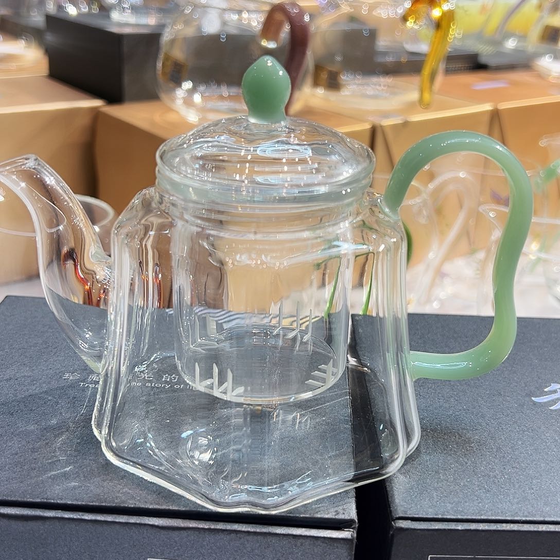 清***悠禾器锦瑞壶浅玉色
