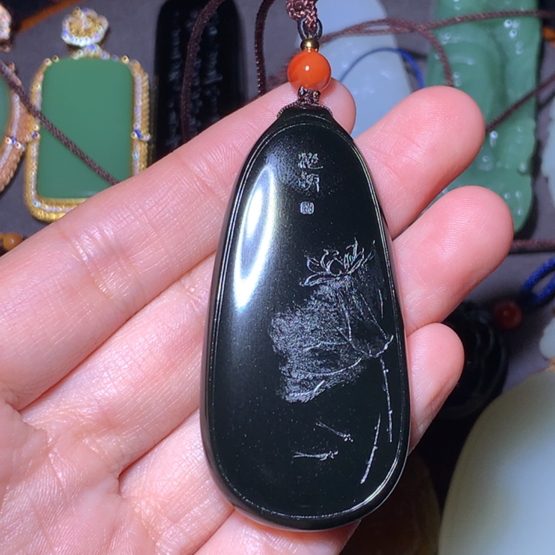 凯***歌和田玉未镶嵌挂件