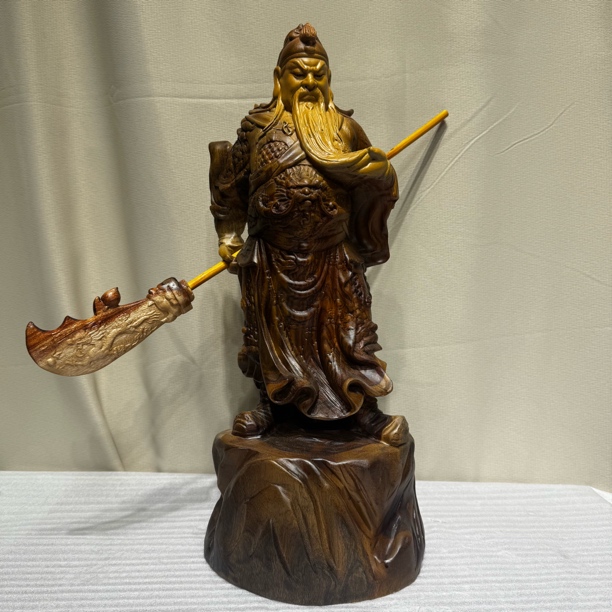 关二爷香樟木摆件