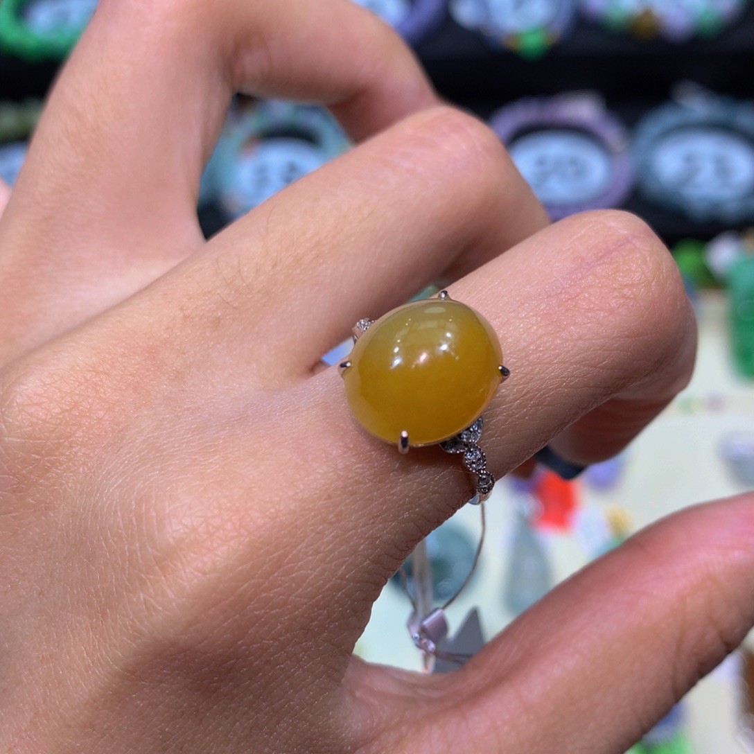 翡翠18K金镶嵌颈饰翡翠