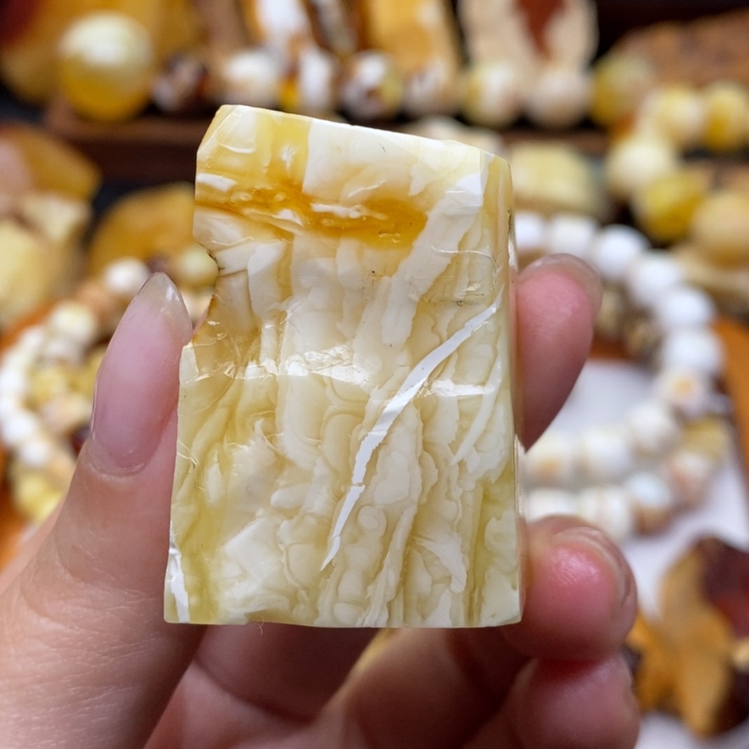 定制琥珀未镶嵌蜜蜡