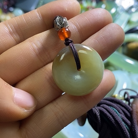 和田玉颈饰未镶嵌