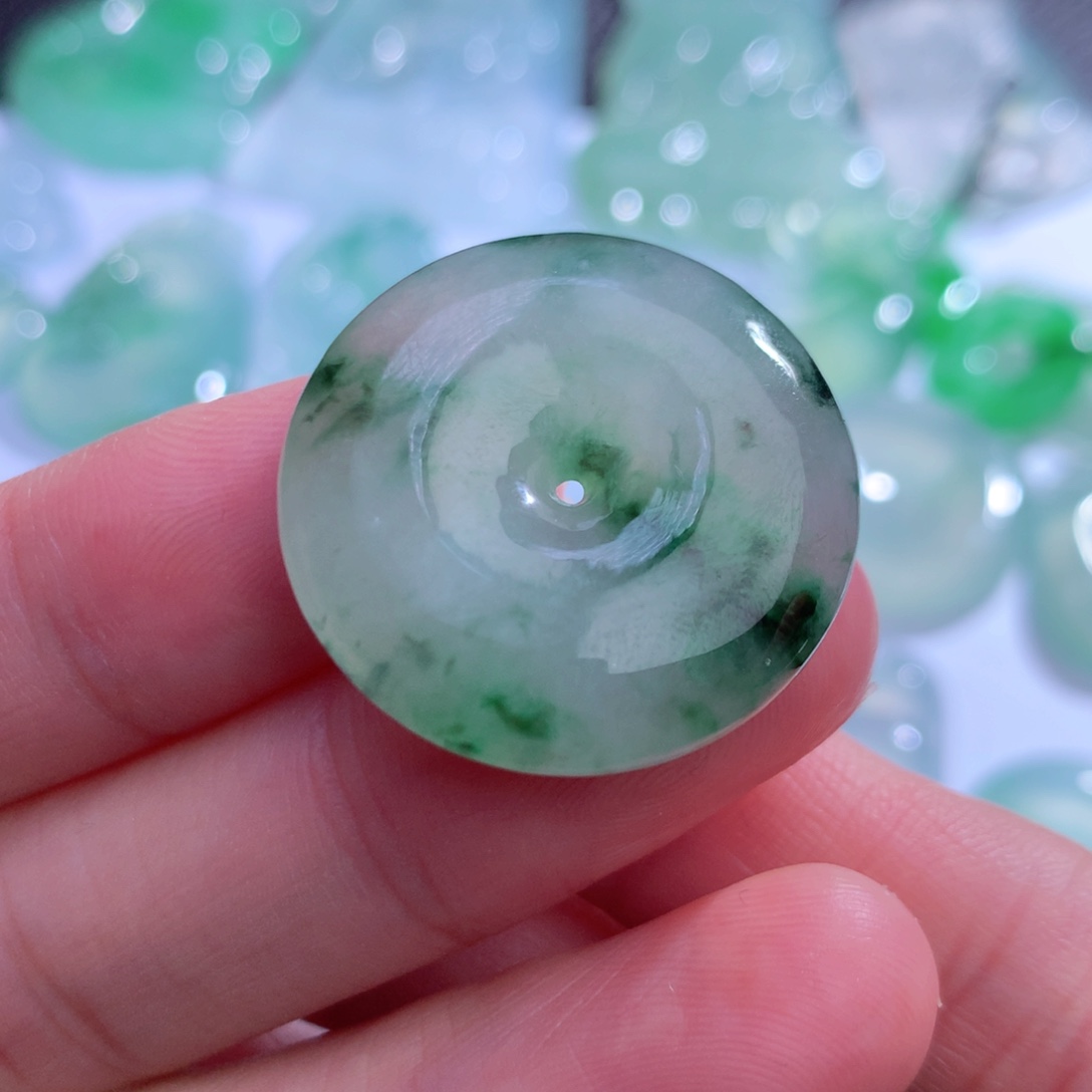 翡翠未镶嵌颈饰缅甸翡翠