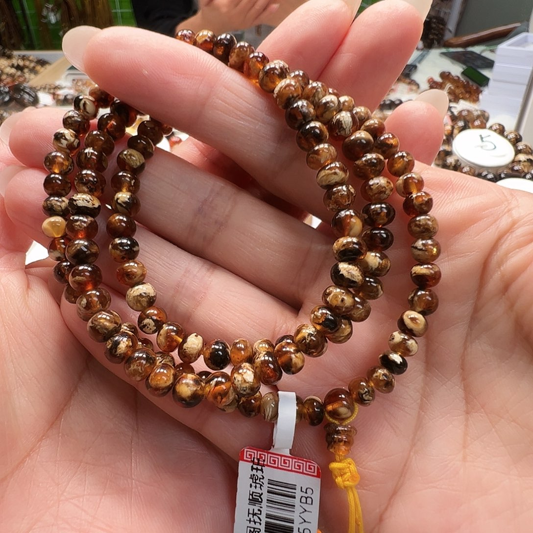 琥珀未镶嵌裸石抚顺琥珀5溶洞