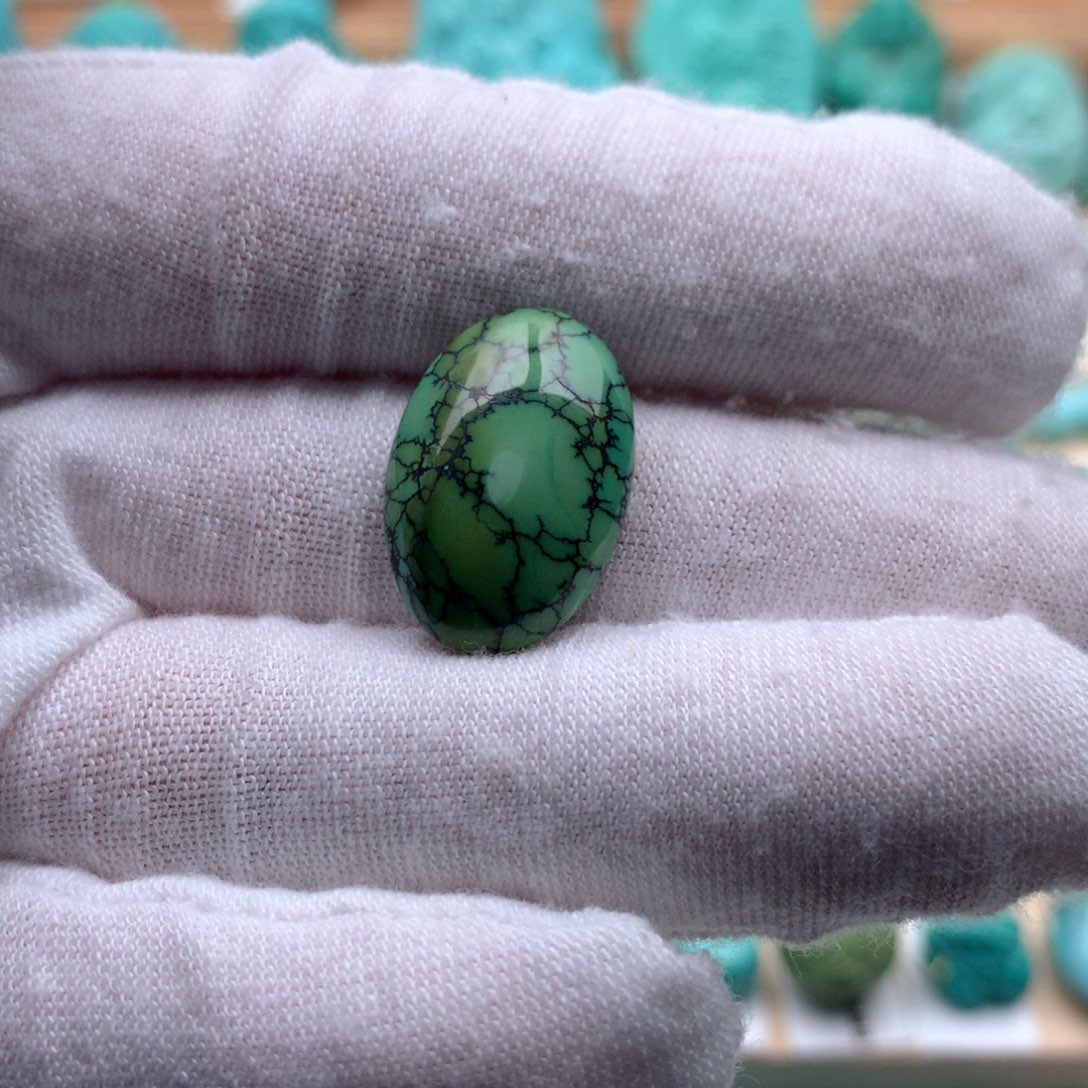 绿松石颈饰未镶嵌