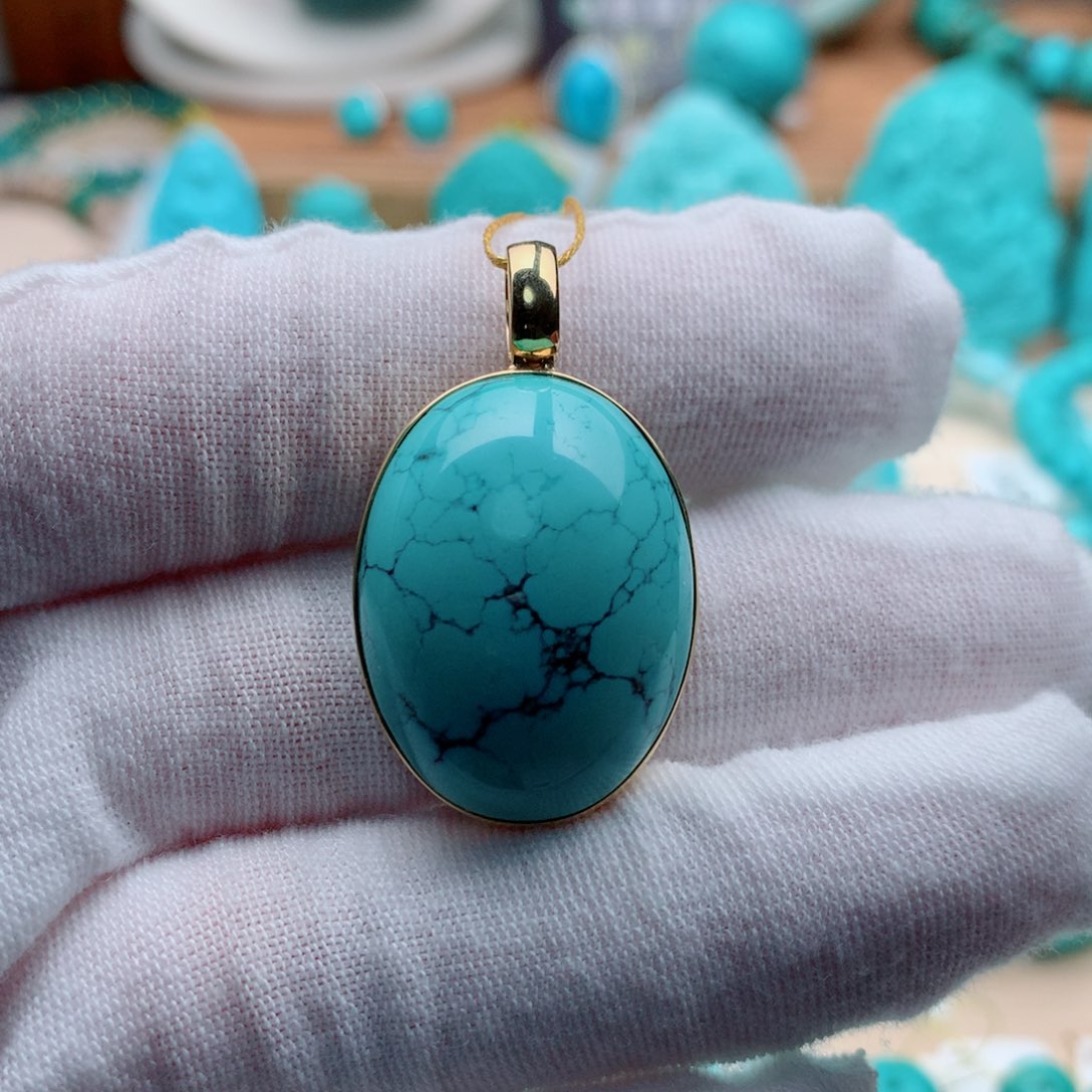 绿松石颈饰18K金镶嵌