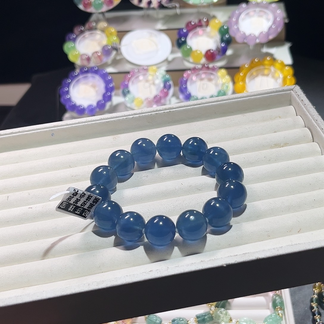 陈***人未镶嵌萤石手串拍6个63