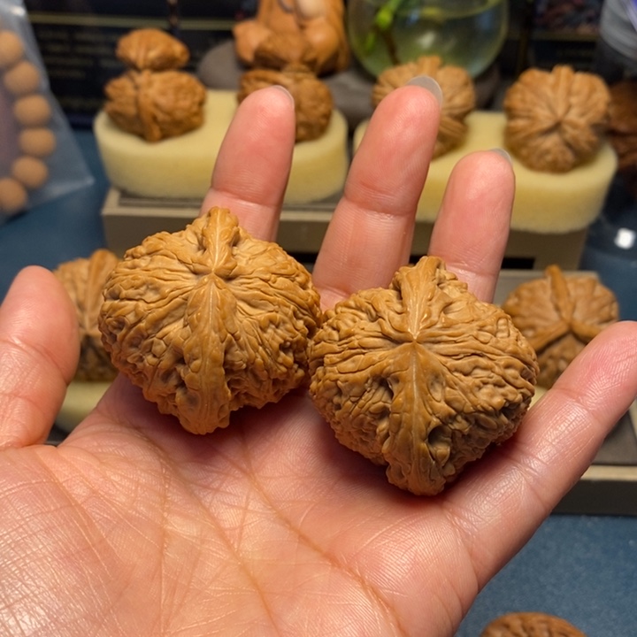 【闪购商品】把件文玩核桃南疆石