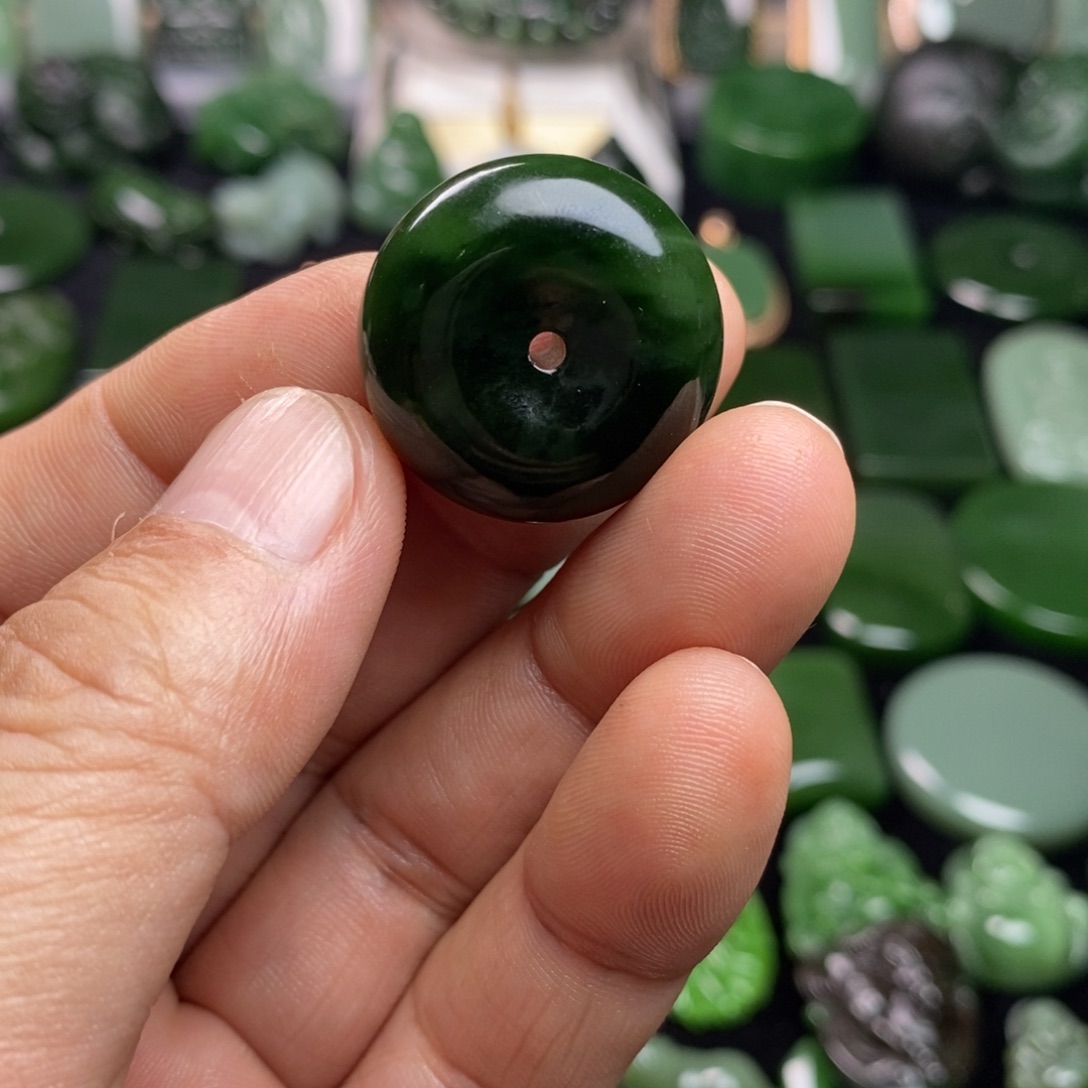 2***4和田玉（碧玉）未镶嵌颈饰