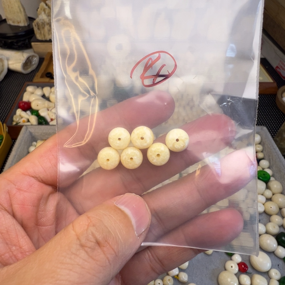 树脂制品特价处理瑕疵珠子六个