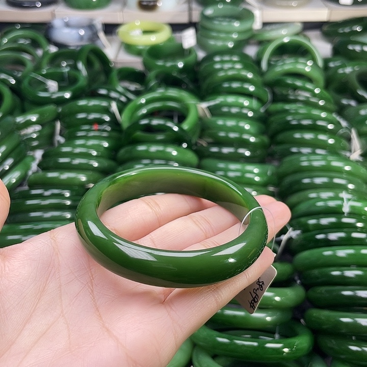 未镶嵌手镯和田玉（碧玉）