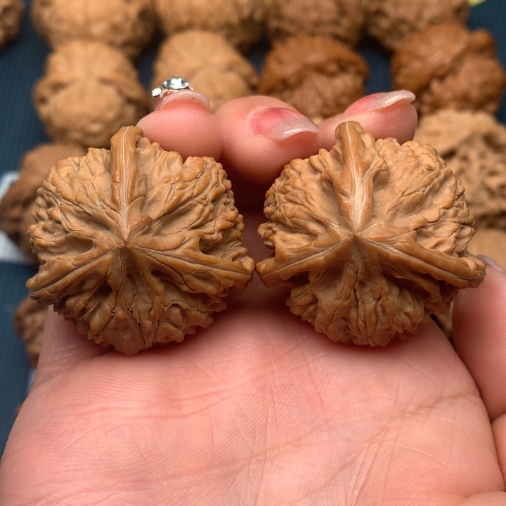 文玩核桃吊坠御龙