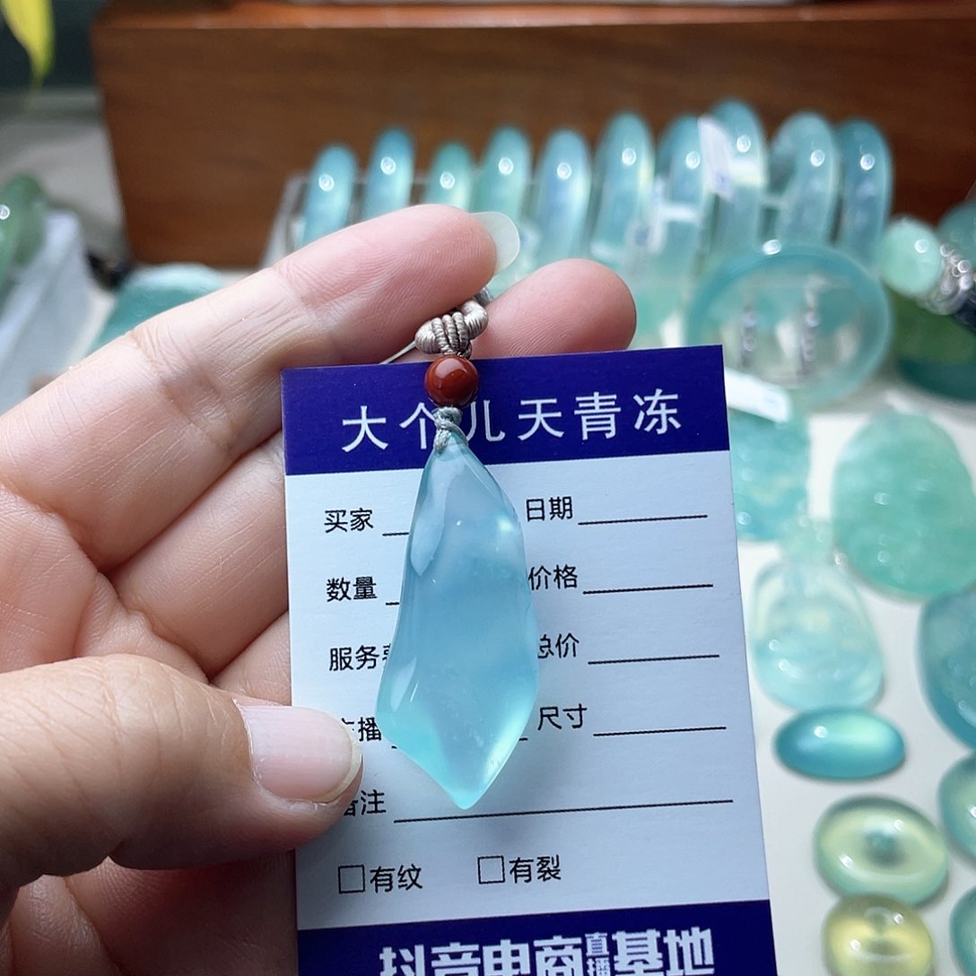 蛇纹石玉颈饰未镶嵌l**a