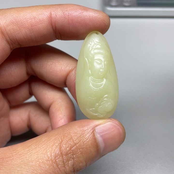 和田玉吊坠(不含链)未镶嵌自**?