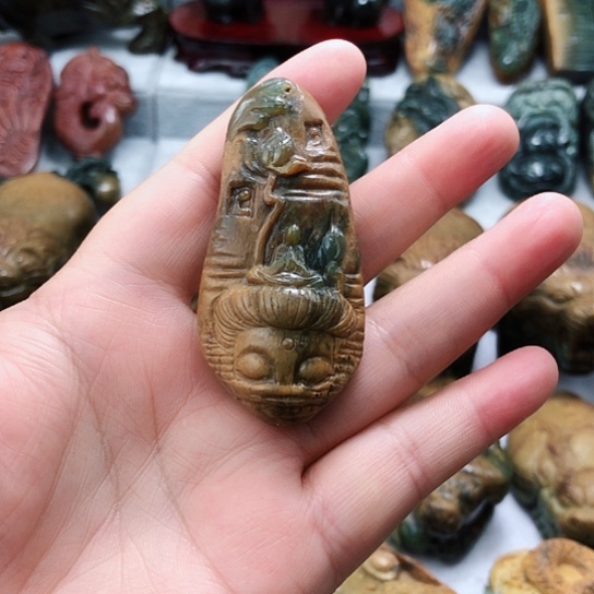 岫岩河磨玉（透闪石质玉）挂件未镶嵌