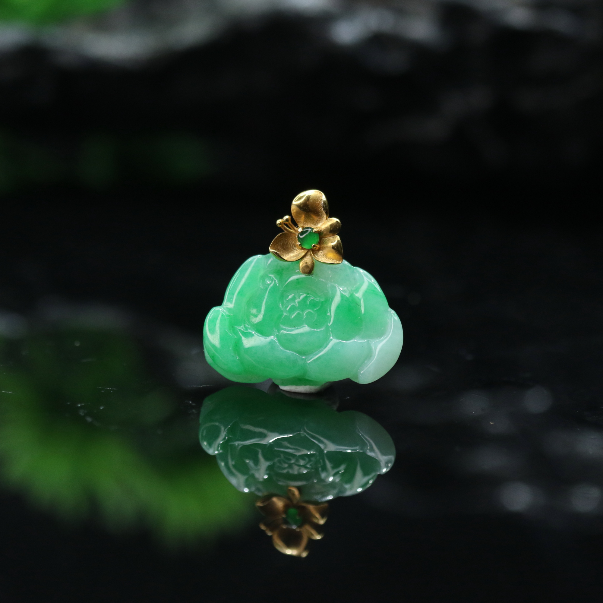 24天然缅甸翡翠A货18k绿挂件/900159/上海嘉禾拍卖