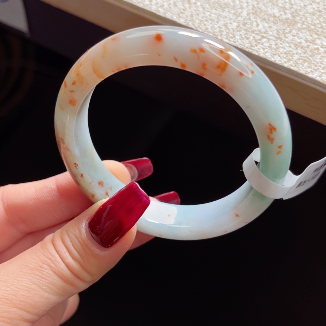 翡翠手镯未镶嵌手镯