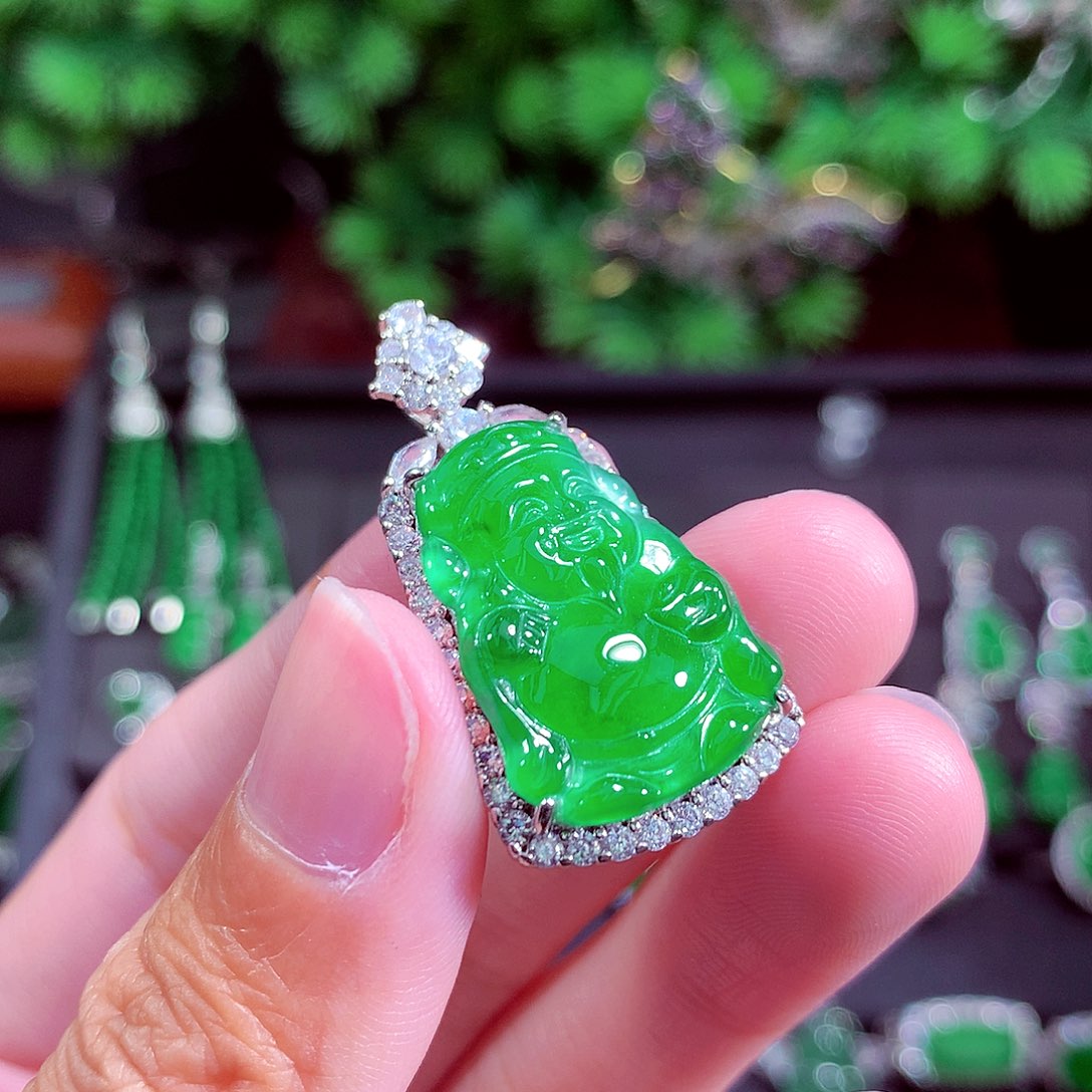 颈饰未镶嵌翡翠天然