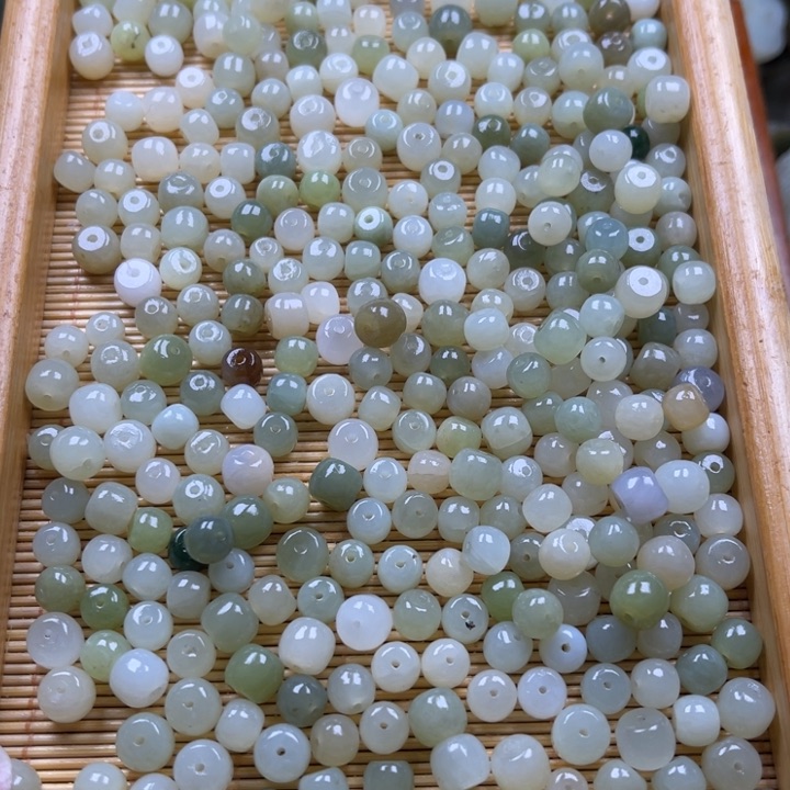 和田玉边角料未镶嵌多****菜