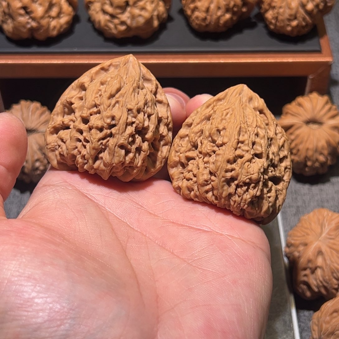 文玩核桃把件说**核43留疤