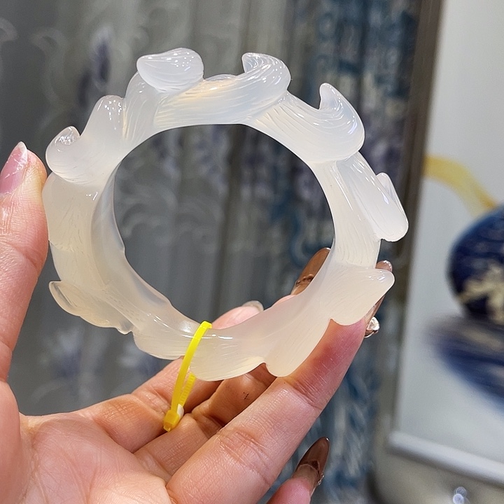 玛瑙/玉髓手镯未镶嵌