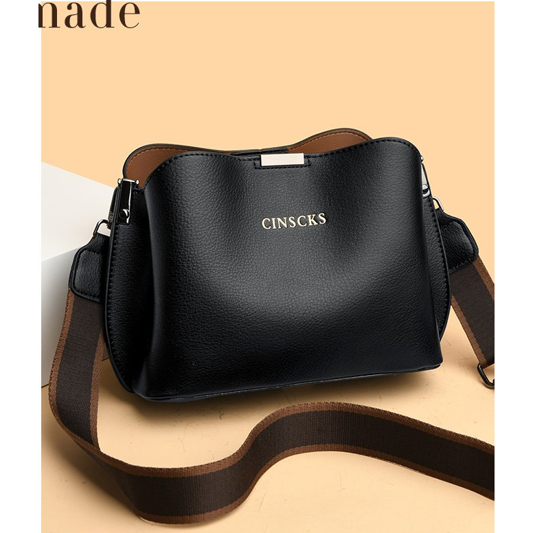 正 2906 黑色 斜挎女包 （长23宽11高19）