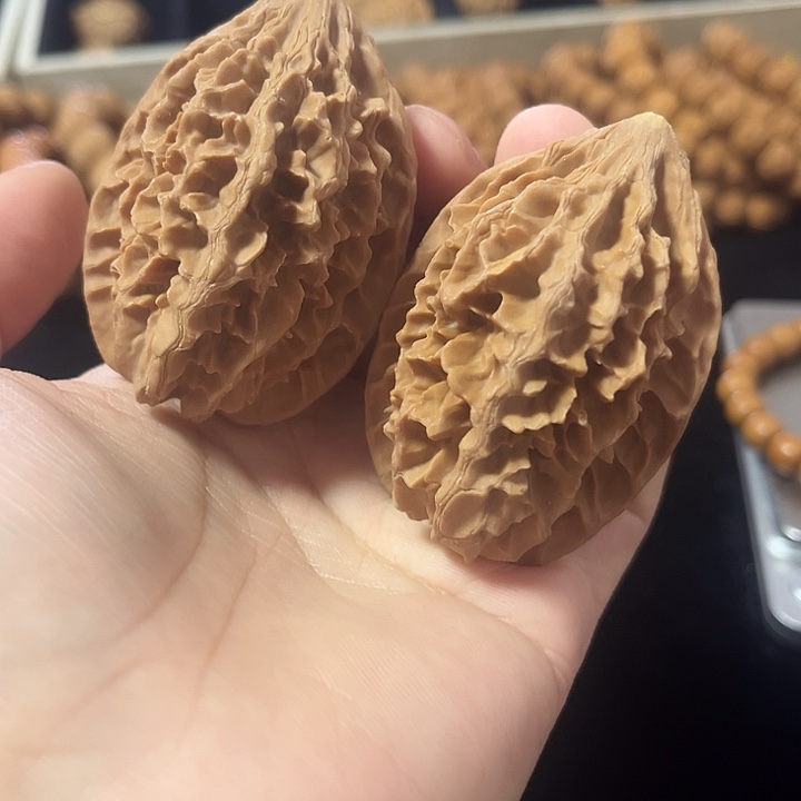 把件文玩核桃42左右瑕疵招财鼠，编号016