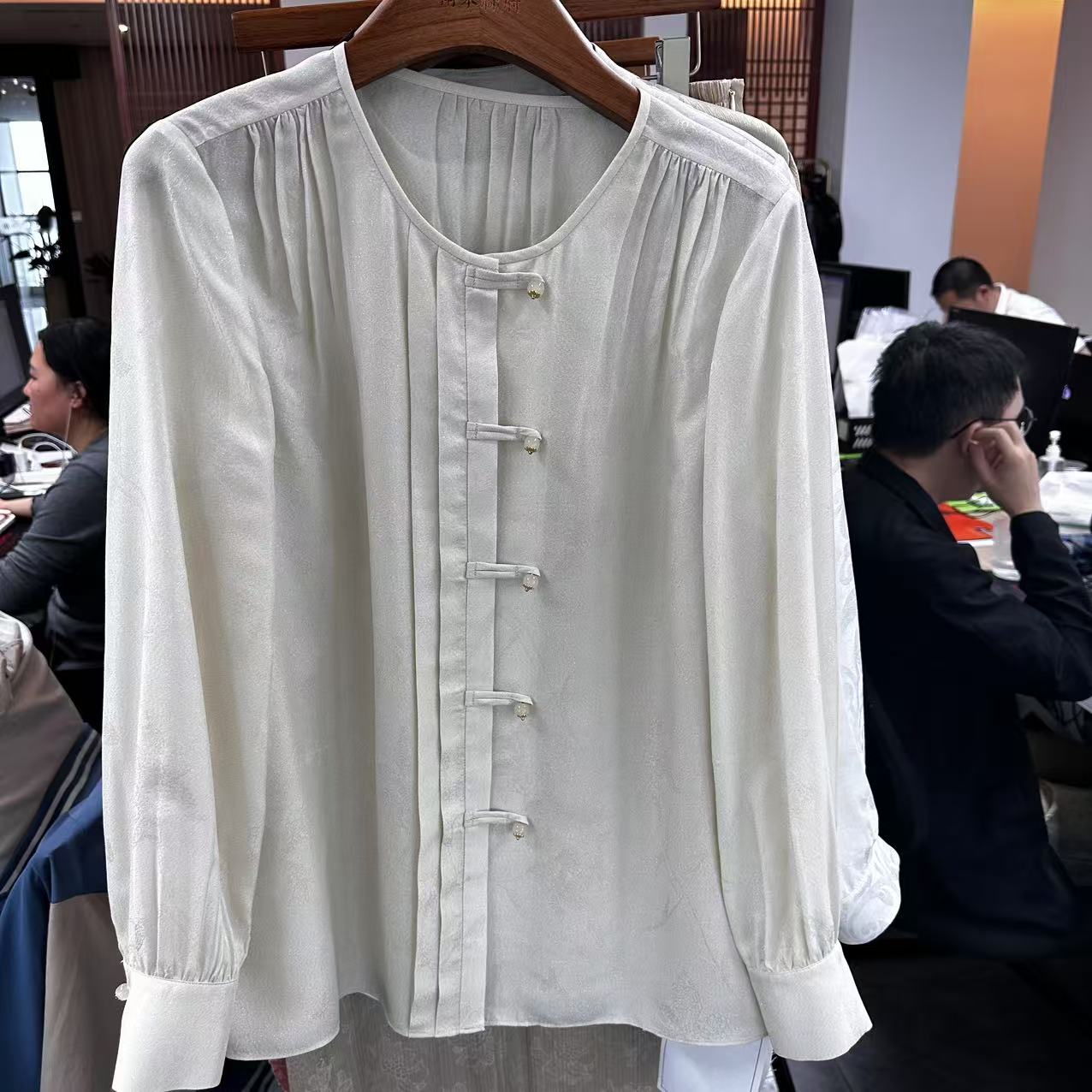 陌妆桑蚕丝上衣529114