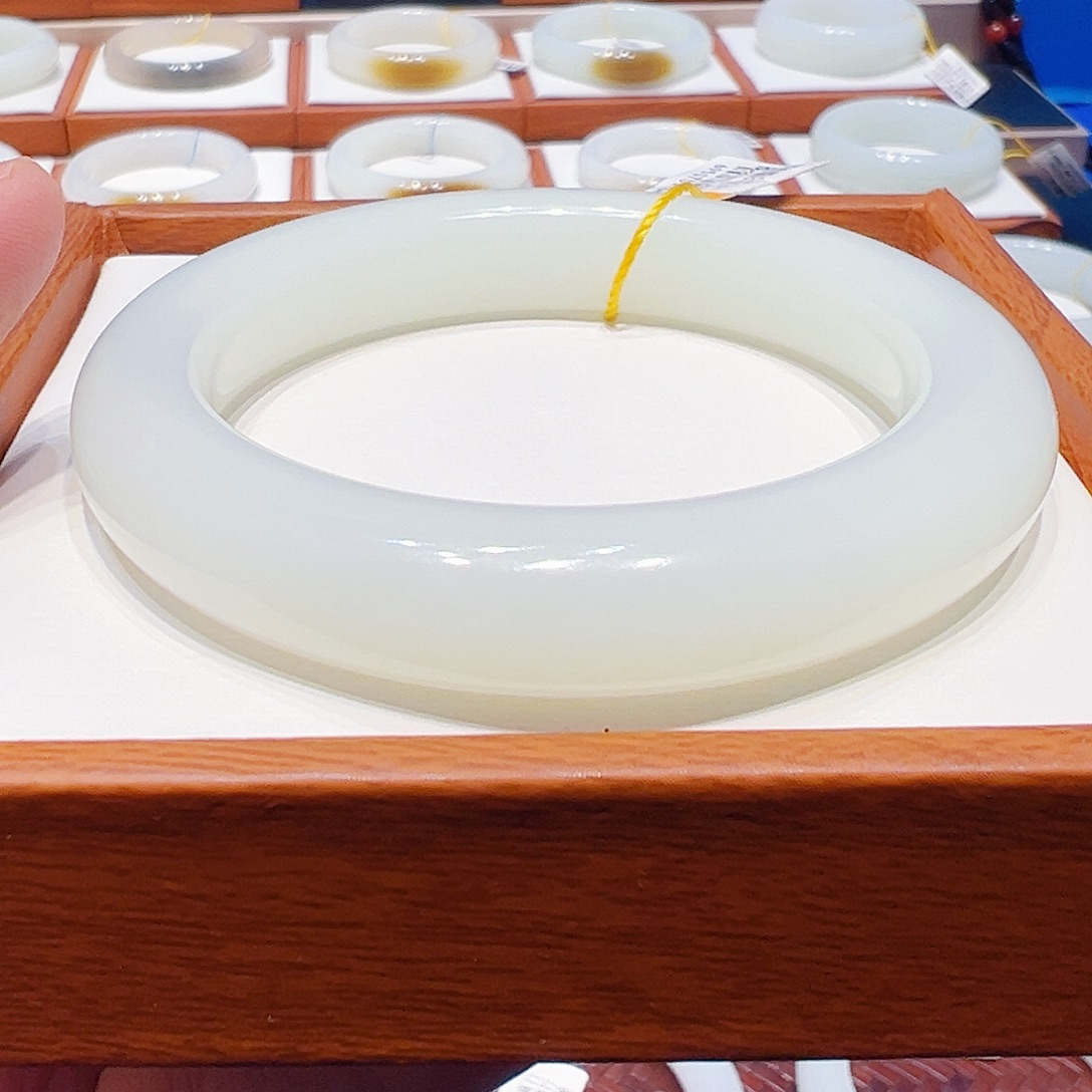 和田玉未镶嵌手镯羊脂白5455