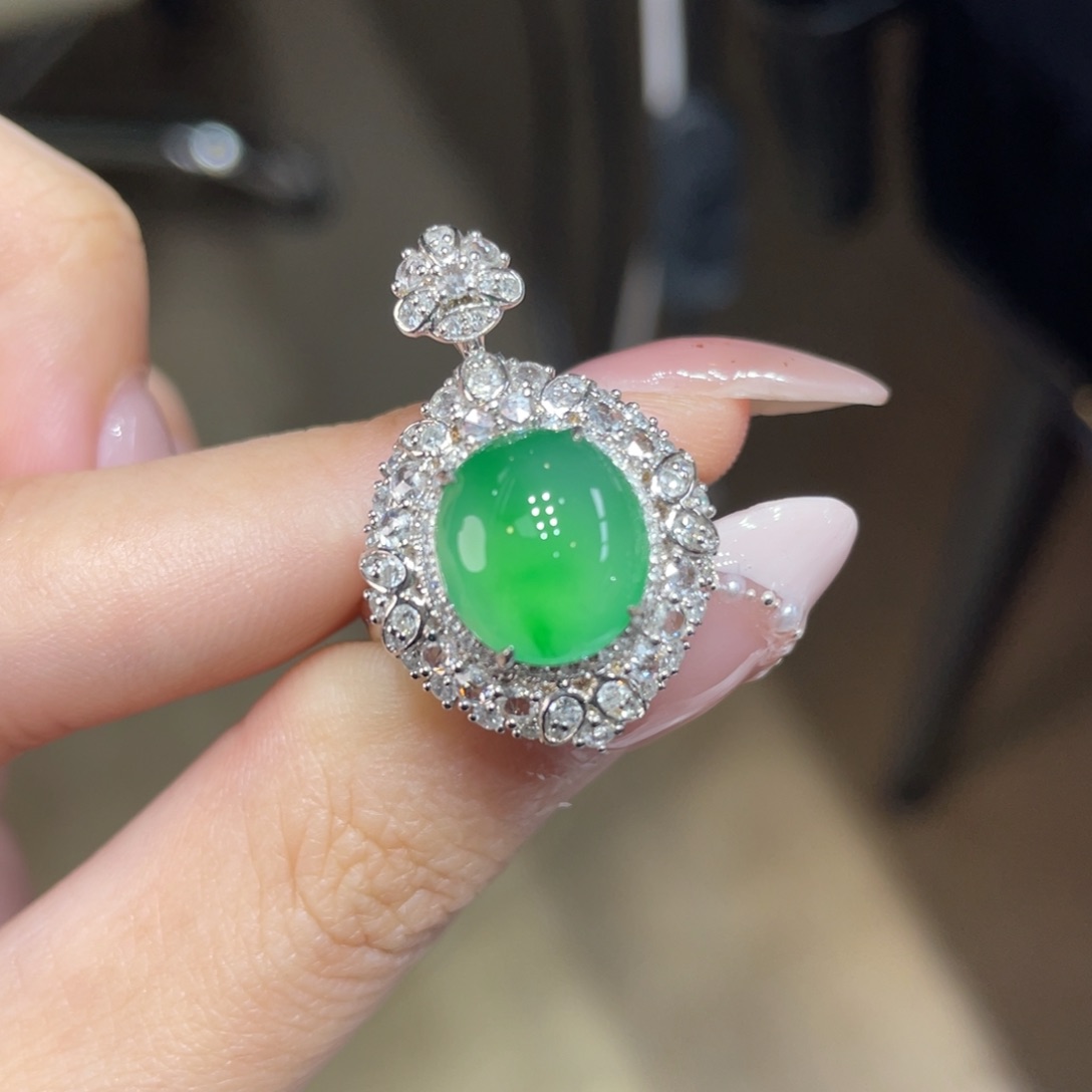 翡翠颈饰18K金镶嵌天然缅甸翡翠a货