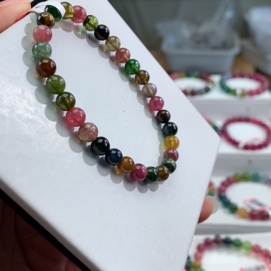 碧玺手链未镶嵌    6mm。