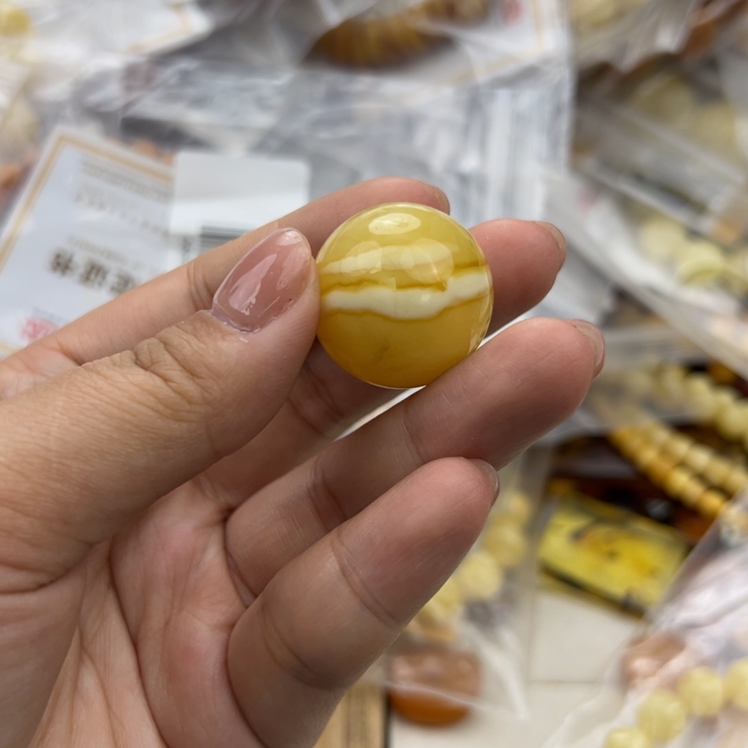 琥珀珠宝奇石未镶嵌