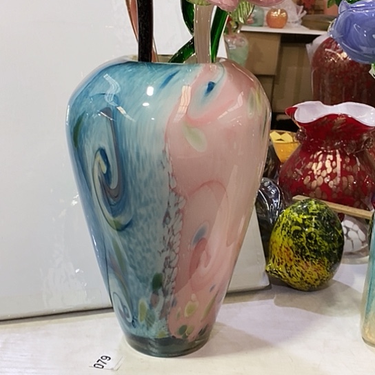 琉璃花瓶高31厘米口径9厘米