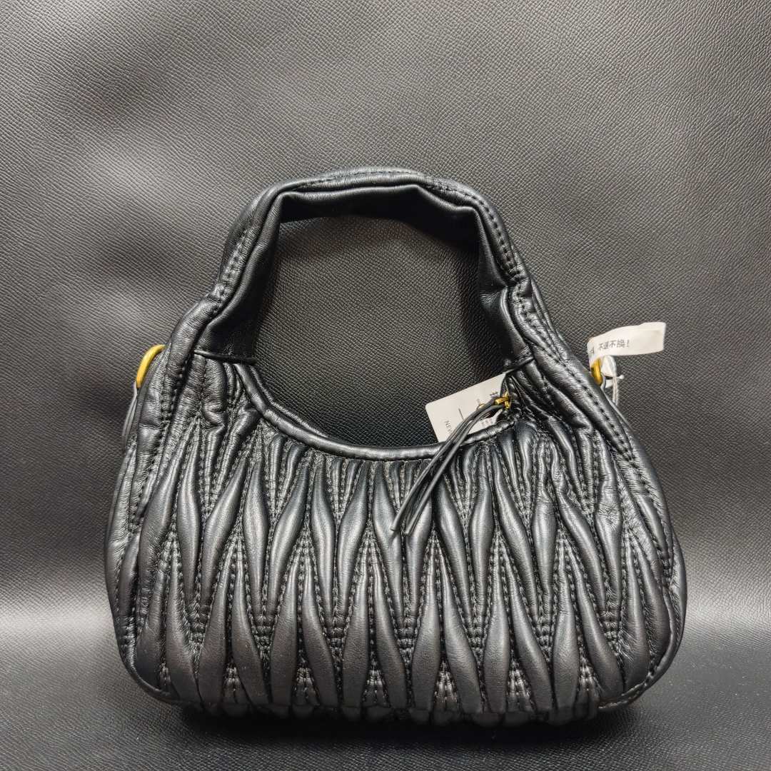 潮流真皮新款女包褶皱小手提袋 10669 黑色腋下褶皱