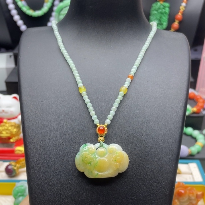 翡翠未镶嵌颈饰翡翠如意