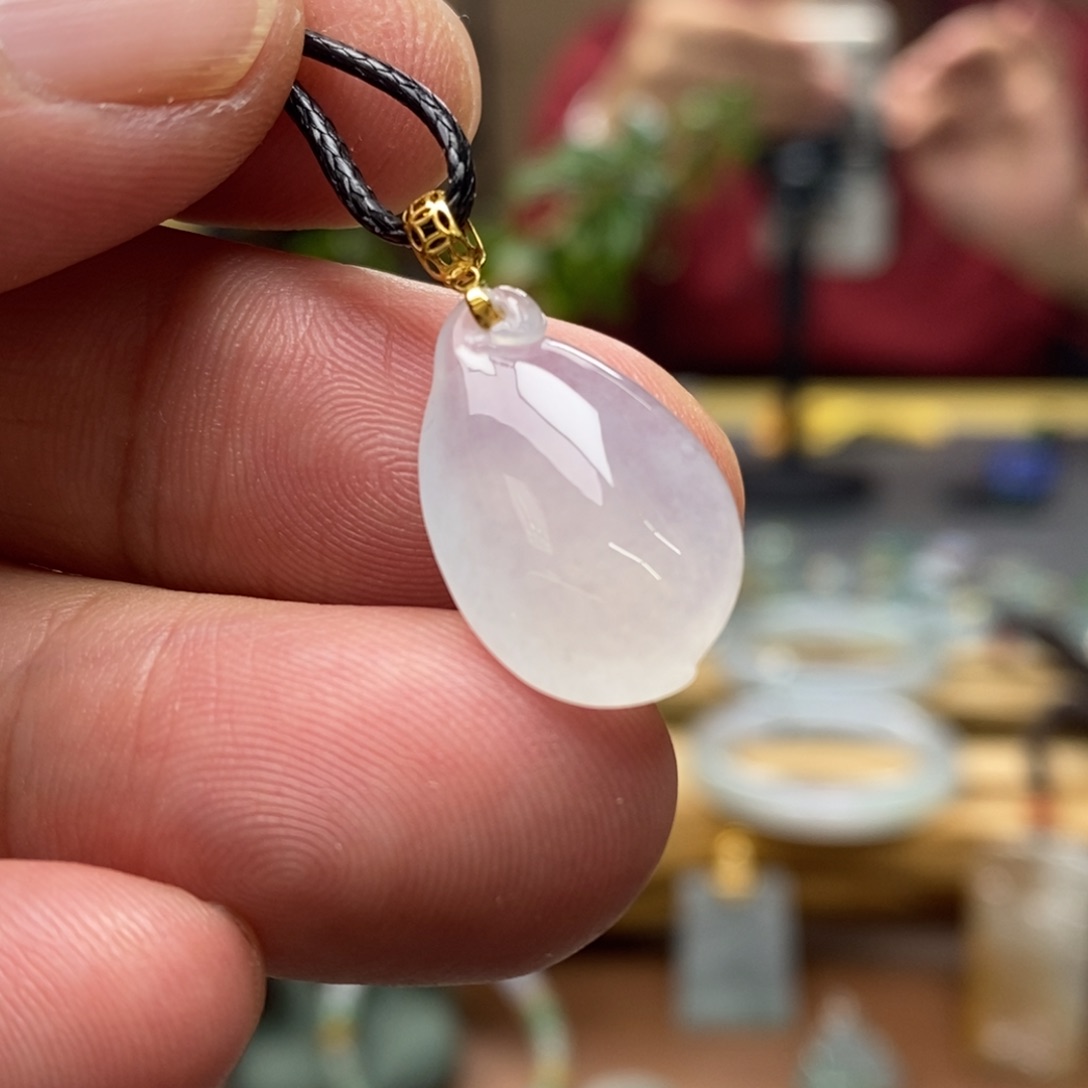 翡翠颈饰18K金镶嵌吊坠