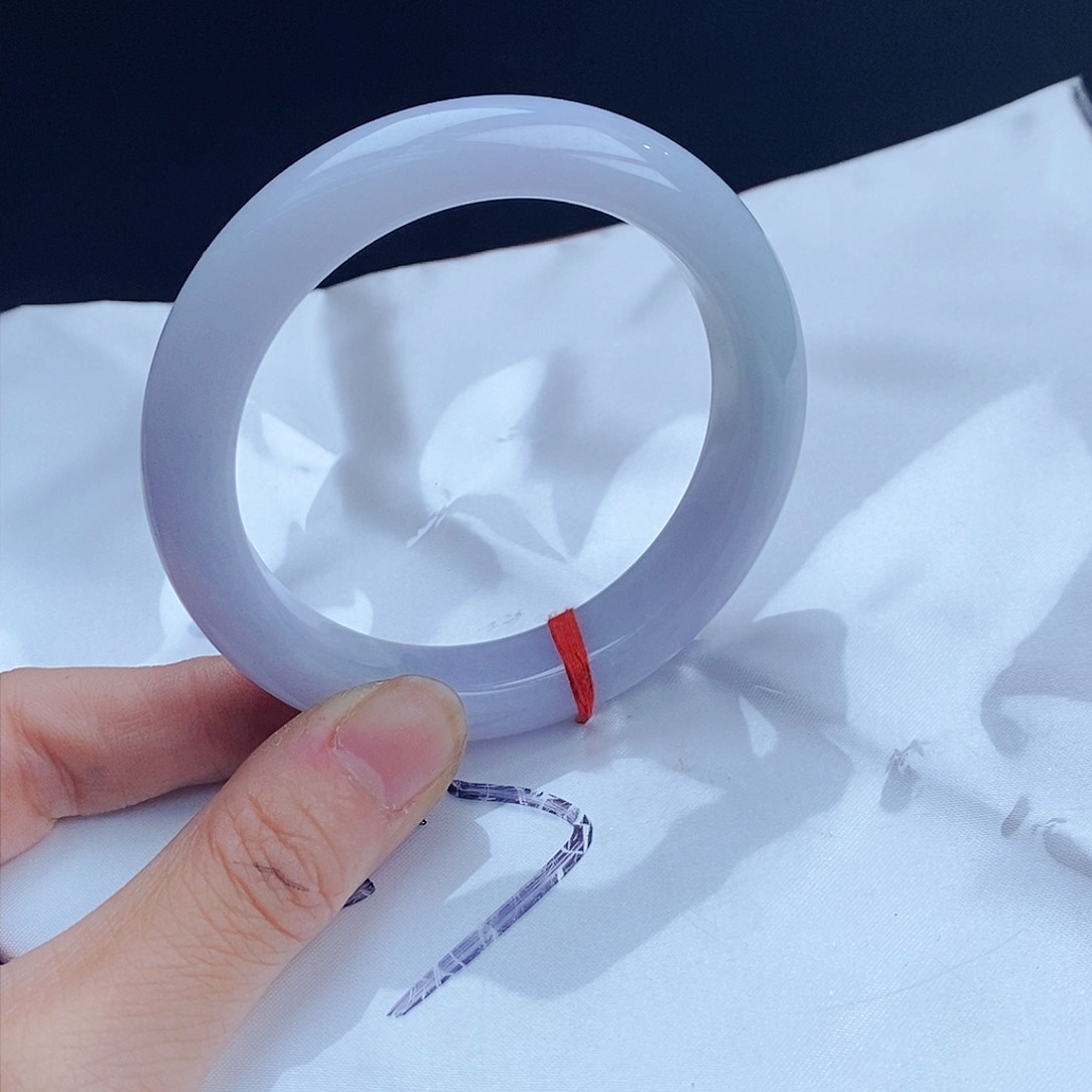 翡翠手镯未镶嵌翡翠